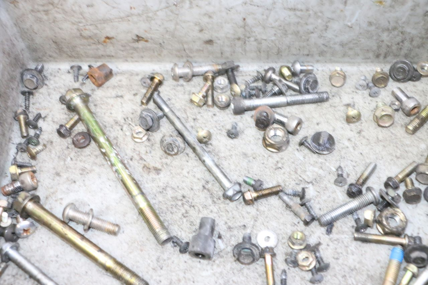 photo de ZAK SCHROEVEN EN BEVESTIGINGSMATERIAAL KYMCO AGILITY NAKED RENOUVO 2T 50 (2011 - 2018) - Detail van het onderdeel