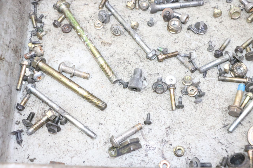 photo de ZAK SCHROEVEN EN BEVESTIGINGSMATERIAAL KYMCO AGILITY NAKED RENOUVO 2T 50 (2011 - 2018) - Zoom op gebruiksstaat