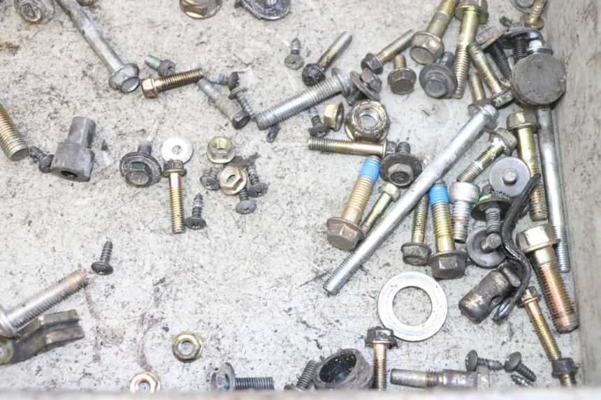 photo de ZAK SCHROEVEN EN BEVESTIGINGSMATERIAAL KYMCO AGILITY NAKED RENOUVO 2T 50 (2011 - 2018) - Andere kijkhoek