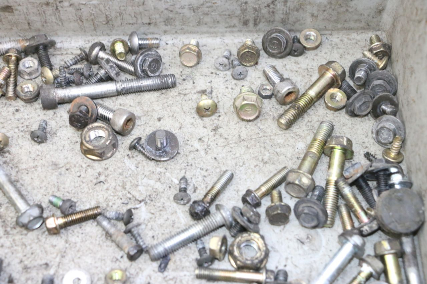 photo de ZAK SCHROEVEN EN BEVESTIGINGSMATERIAAL KYMCO AGILITY NAKED RENOUVO 2T 50 (2011 - 2018) - Technische close-up