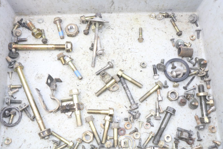 photo de ZAK SCHROEVEN EN BEVESTIGINGSMATERIAAL KYMCO AGILITY RS 2T 50 (2009 - 2013) - Zoom op gebruiksstaat