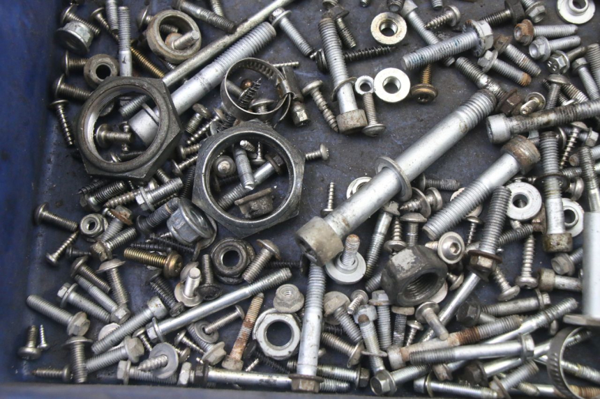 photo de ZAK SCHROEVEN EN BEVESTIGINGSMATERIAAL APRILIA ATLANTIC 125 (2003 - 2009) - Andere kijkhoek