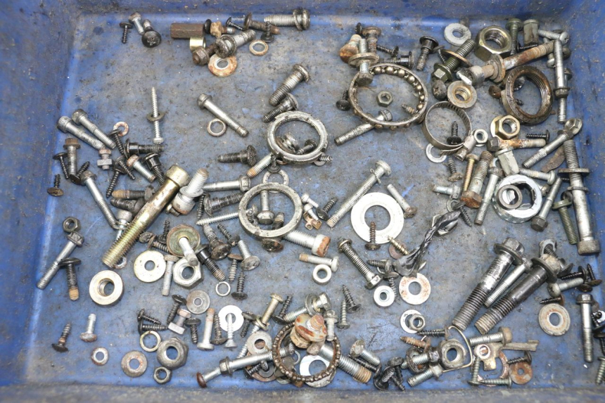 photo de ZAK SCHROEVEN EN BEVESTIGINGSMATERIAAL APRILIA SR MOTARD 50 (2012 - 2018) - Hoofdaanzicht