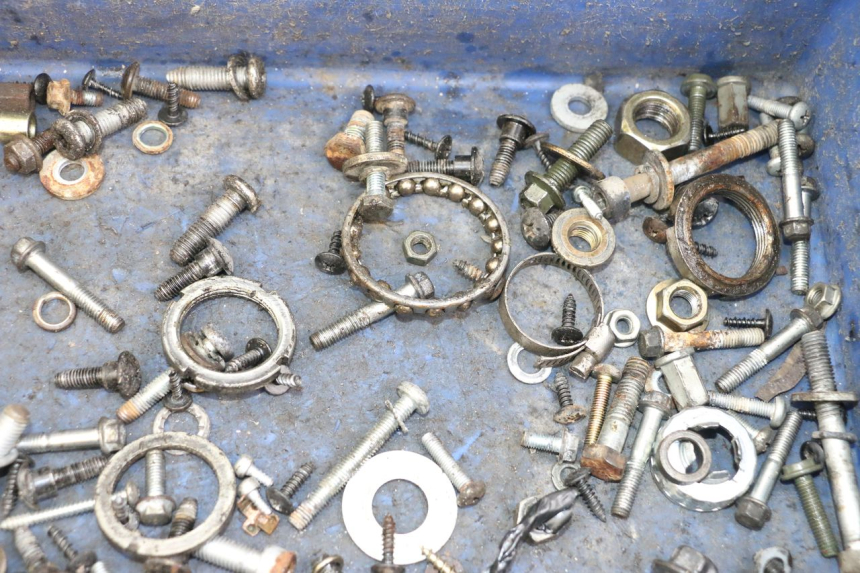 photo de ZAK SCHROEVEN EN BEVESTIGINGSMATERIAAL APRILIA SR MOTARD 50 (2012 - 2018) - Andere kijkhoek