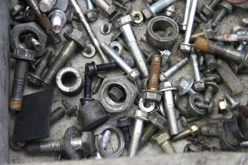 photo de ZAK SCHROEVEN EN BEVESTIGINGSMATERIAAL ECCITY ARTELEC 670 1 (2013 - 2017) - Detail van het onderdeel