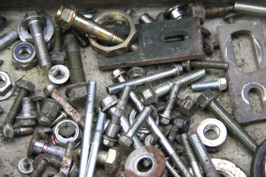 photo de ZAK SCHROEVEN EN BEVESTIGINGSMATERIAAL ECCITY ARTELEC 670 1 (2013 - 2017) - Overzicht