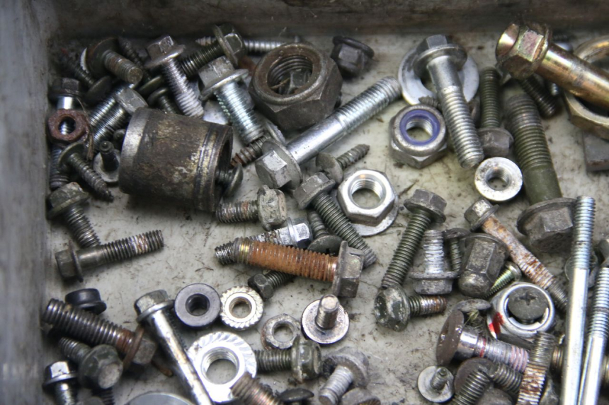 photo de ZAK SCHROEVEN EN BEVESTIGINGSMATERIAAL ECCITY ARTELEC 670 1 (2013 - 2017) - Bevestigingspunten