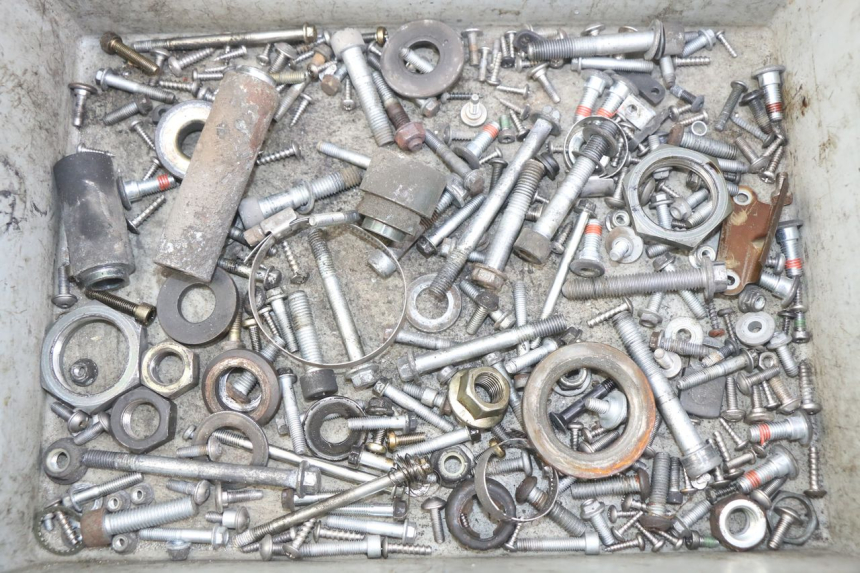 photo de ZAK SCHROEVEN EN BEVESTIGINGSMATERIAAL APRILIA ATLANTIC 500 (2002 - 2003) - Hoofdaanzicht