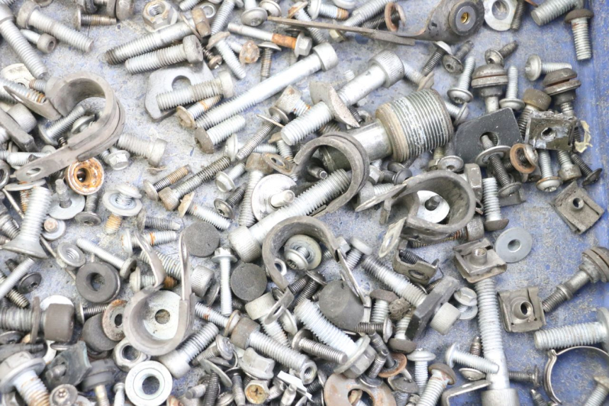 photo de ZAK SCHROEVEN EN BEVESTIGINGSMATERIAAL BMW C1 125 (2000 - 2003) - Detail van het onderdeel