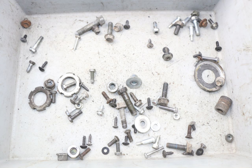 photo de ZAK SCHROEVEN EN BEVESTIGINGSMATERIAAL MBK BOOSTER SPIRIT 50 (2004 - 2017) - Hoofdaanzicht