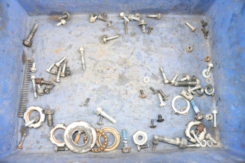 photo de ZAK SCHROEVEN EN BEVESTIGINGSMATERIAAL MBK BOOSTER SPIRIT 50 (2004 - 2017) - Hoofdaanzicht