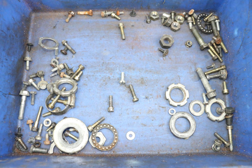 photo de ZAK SCHROEVEN EN BEVESTIGINGSMATERIAAL MBK BOOSTER SPIRIT 50 (2004 - 2017) - Hoofdaanzicht