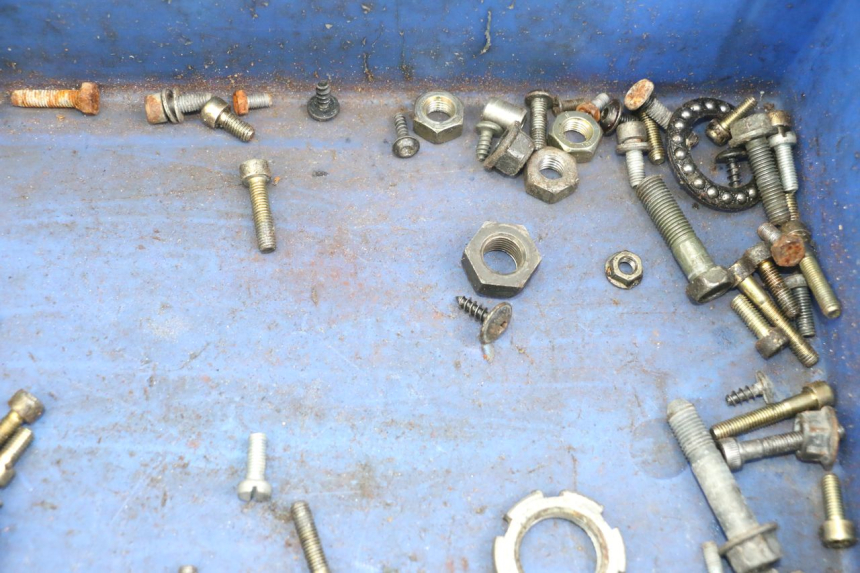 photo de ZAK SCHROEVEN EN BEVESTIGINGSMATERIAAL MBK BOOSTER SPIRIT 50 (2004 - 2017) - Andere kijkhoek