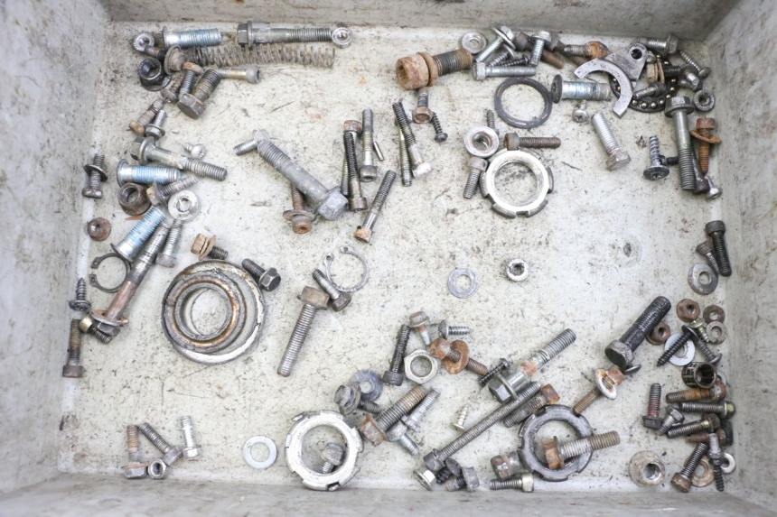 photo de ZAK SCHROEVEN EN BEVESTIGINGSMATERIAAL MBK BOOSTER SPIRIT 50 (2004 - 2017) - Hoofdaanzicht