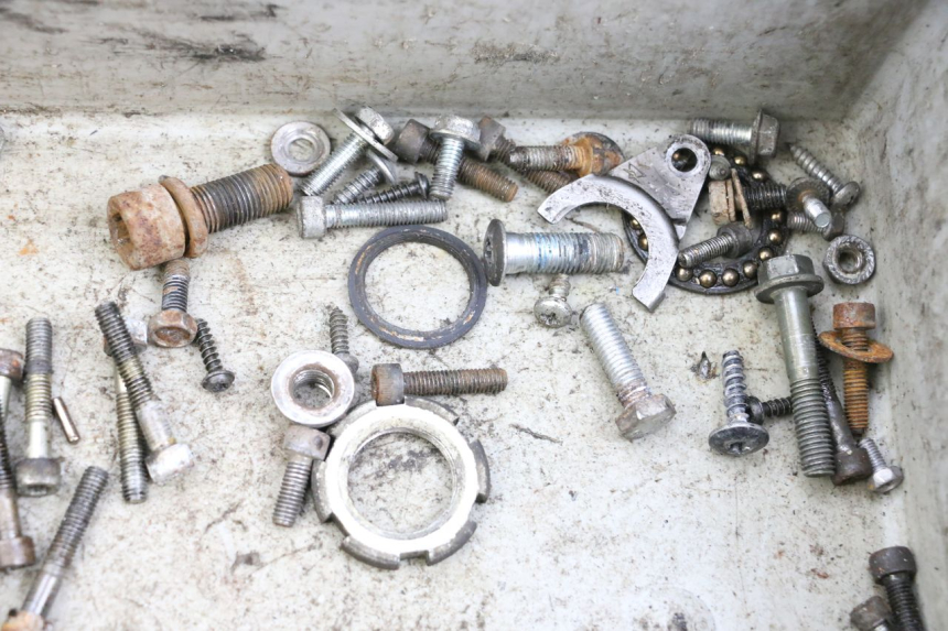 photo de ZAK SCHROEVEN EN BEVESTIGINGSMATERIAAL MBK BOOSTER SPIRIT 50 (2004 - 2017) - Overzicht