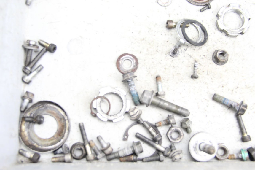 photo de ZAK SCHROEVEN EN BEVESTIGINGSMATERIAAL MBK BOOSTER SPIRIT NAKED 50 (2004 - 2017) - Detail van het onderdeel