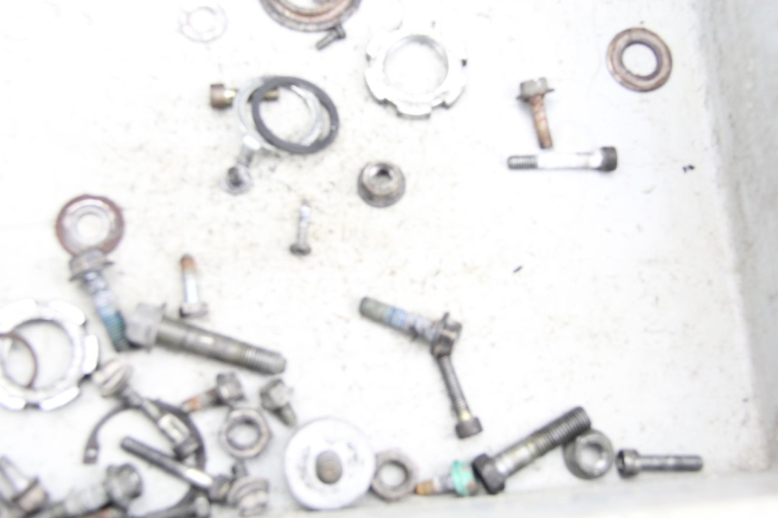 photo de ZAK SCHROEVEN EN BEVESTIGINGSMATERIAAL MBK BOOSTER SPIRIT NAKED 50 (2004 - 2017) - Zoom op gebruiksstaat