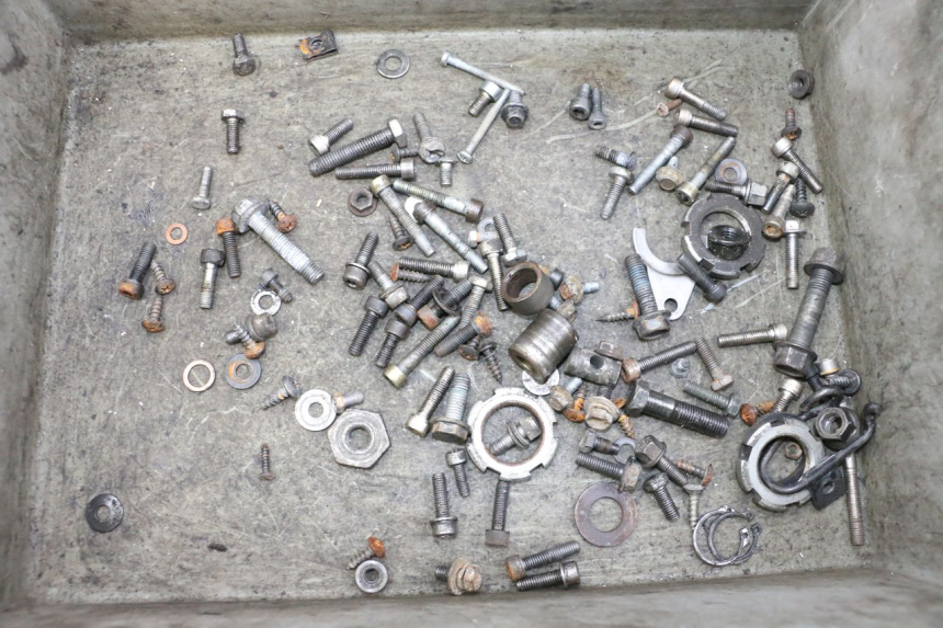 photo de ZAK SCHROEVEN EN BEVESTIGINGSMATERIAAL MBK BOOSTER SPIRIT NAKED 50 (2004 - 2017) - Hoofdaanzicht