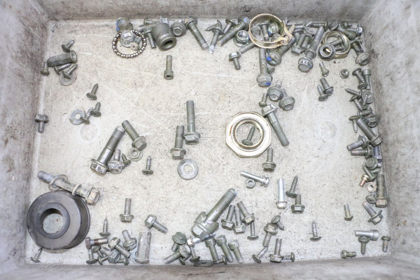 photo de ZAK SCHROEVEN EN BEVESTIGINGSMATERIAAL MOTRON BREEZY 4T 50 (2021 - 2025) - Hoofdaanzicht