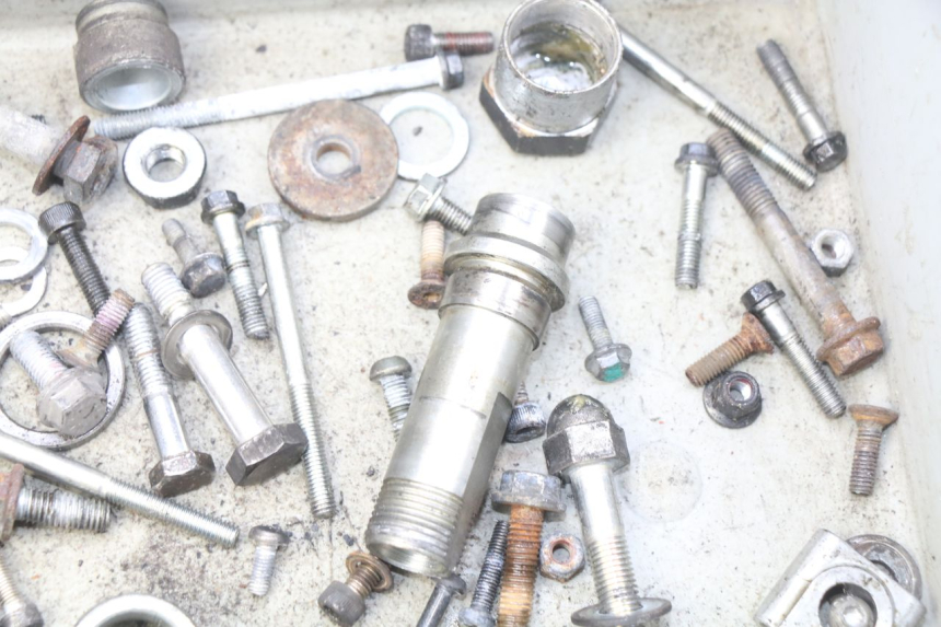 photo de ZAK SCHROEVEN EN BEVESTIGINGSMATERIAAL ROYAL ENFIELD BULLET CLASSIC 500 (2017 - 2020) - Andere kijkhoek