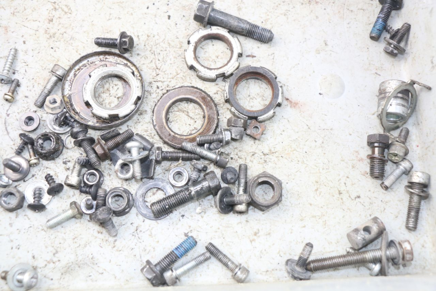 photo de ZAK SCHROEVEN EN BEVESTIGINGSMATERIAAL YAMAHA BW'S 50 (2004 - 2017) - Zoom op gebruiksstaat