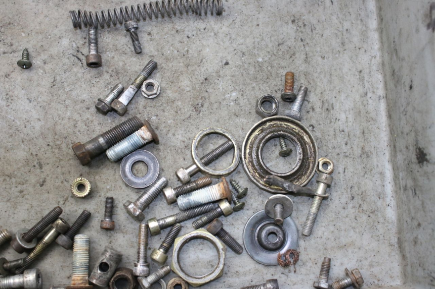 photo de ZAK SCHROEVEN EN BEVESTIGINGSMATERIAAL YAMAHA BW'S 50 (1999 - 2003) - Zoom op gebruiksstaat