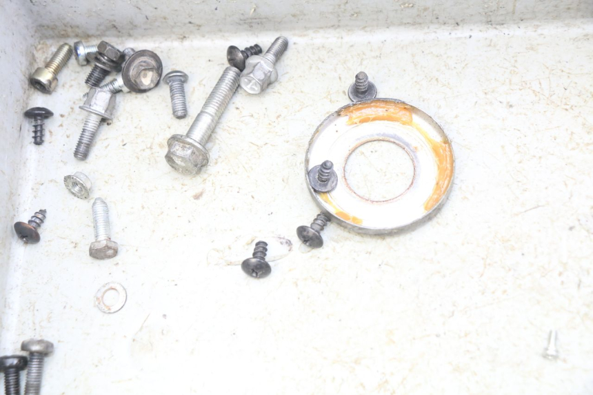 photo de ZAK SCHROEVEN EN BEVESTIGINGSMATERIAAL YAMAHA BW'S 50 (2004 - 2017) - Andere kijkhoek