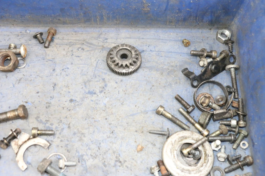 photo de ZAK SCHROEVEN EN BEVESTIGINGSMATERIAAL YAMAHA BW'S 50 (2004 - 2017) - Zoom op gebruiksstaat