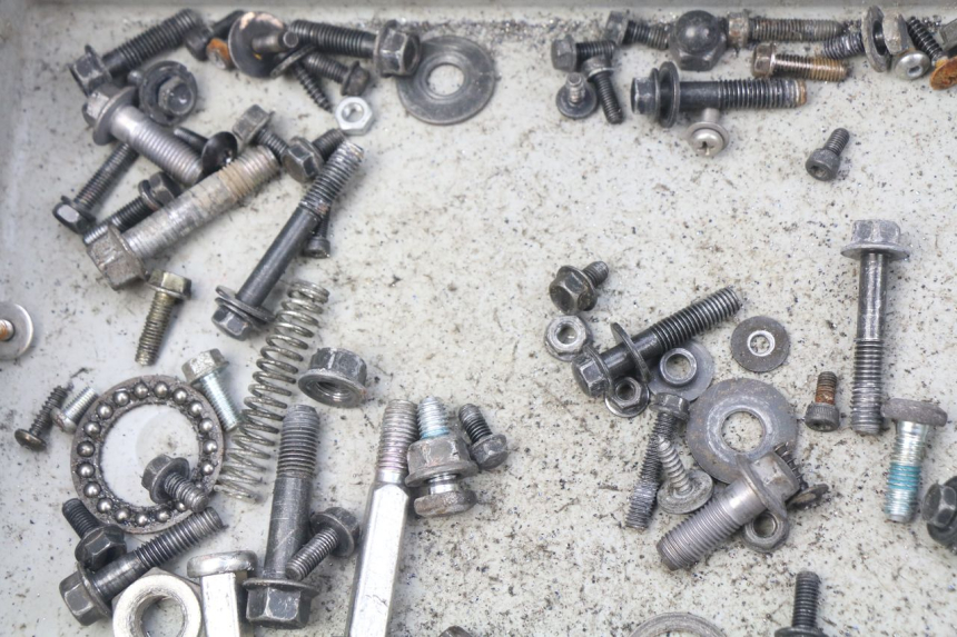 photo de ZAK SCHROEVEN EN BEVESTIGINGSMATERIAAL YAMAHA BW'S BWS 125 (2010 - 2013) - Technische close-up