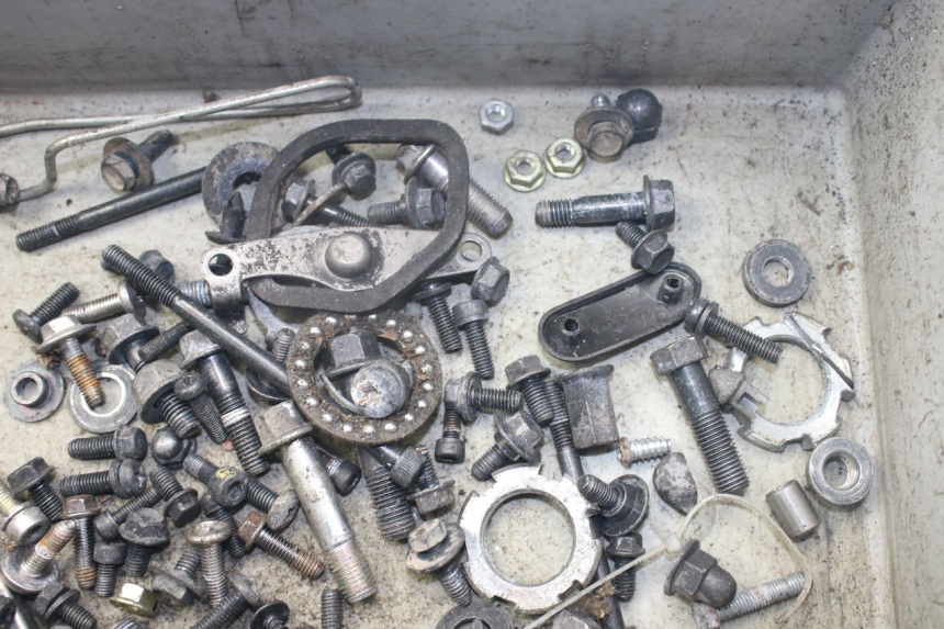 photo de ZAK SCHROEVEN EN BEVESTIGINGSMATERIAAL YAMAHA BW'S BWS 125 (2010 - 2013) - Andere kijkhoek