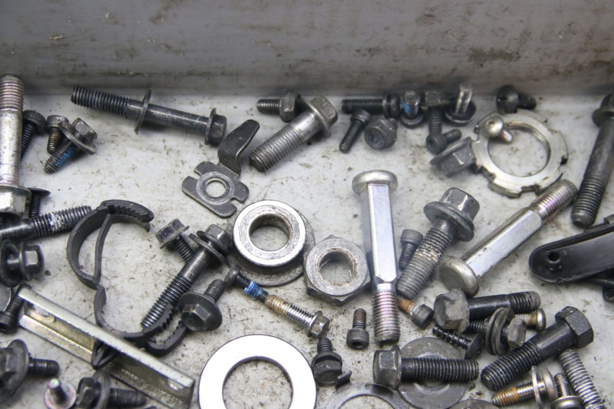 photo de ZAK SCHROEVEN EN BEVESTIGINGSMATERIAAL YAMAHA BW'S BWS 125 (2010 - 2013) - Overzicht