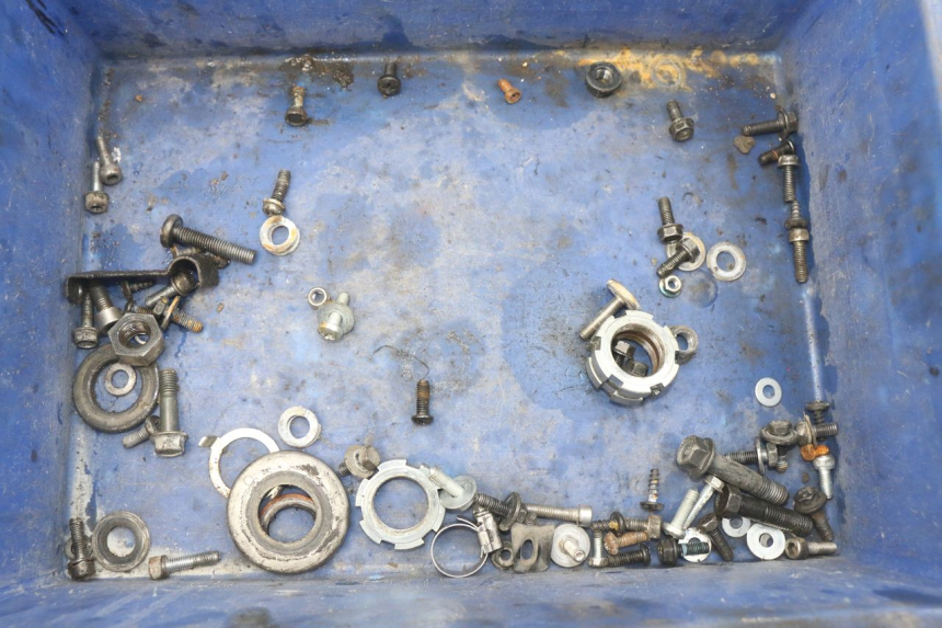 photo de ZAK SCHROEVEN EN BEVESTIGINGSMATERIAAL YAMAHA BW'S EASY 50 (2013 - 2016) - Hoofdaanzicht