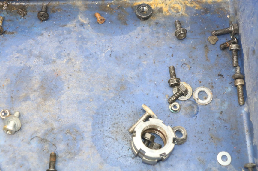 photo de ZAK SCHROEVEN EN BEVESTIGINGSMATERIAAL YAMAHA BW'S EASY 50 (2013 - 2016) - Detail van het onderdeel