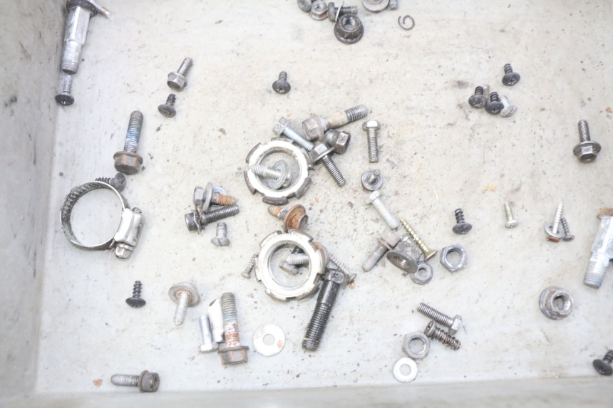 photo de ZAK SCHROEVEN EN BEVESTIGINGSMATERIAAL YAMAHA BW'S NAKED 50 (2008 - 2019) - Zoom op gebruiksstaat