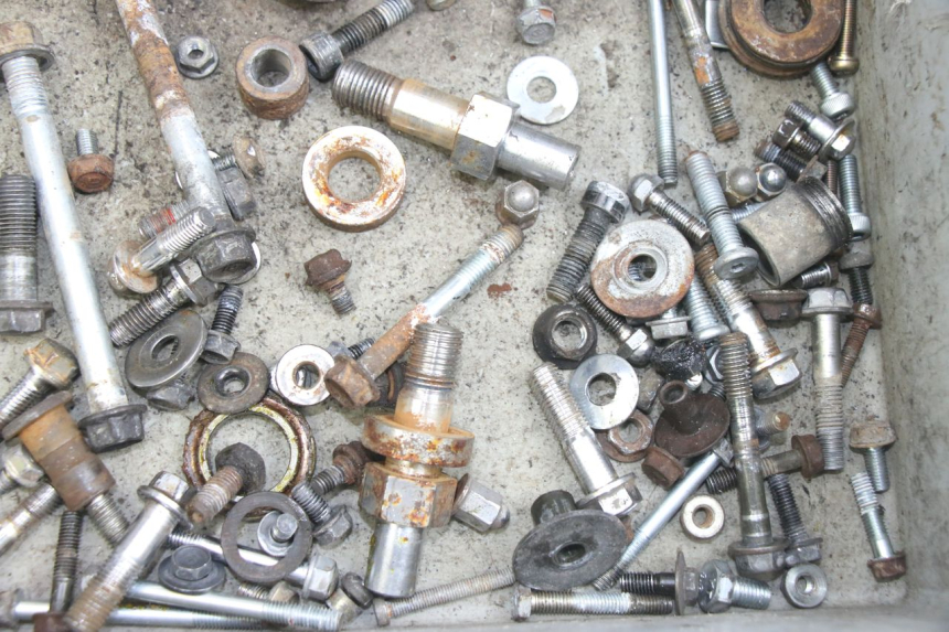 photo de ZAK SCHROEVEN EN BEVESTIGINGSMATERIAAL HONDA CA REBEL 125 (1995 - 2001) - Zoom op gebruiksstaat