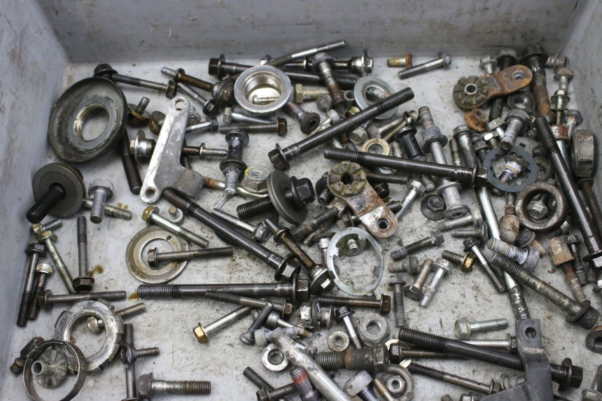 photo de ZAK SCHROEVEN EN BEVESTIGINGSMATERIAAL HONDA CBF 500 (2004 - 2007) - Hoofdaanzicht