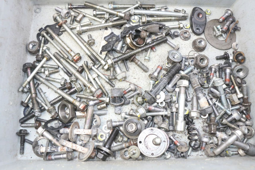 photo de ZAK SCHROEVEN EN BEVESTIGINGSMATERIAAL HONDA CBRF CBR-F PC41 600 (2011 - 2013) - Detail van het onderdeel