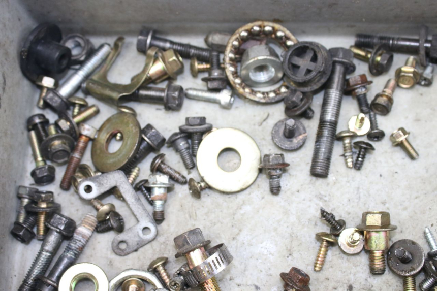 photo de ZAK SCHROEVEN EN BEVESTIGINGSMATERIAAL SYM CITYCOM CITY COM 125 (2009 - 2014) - Technische close-up