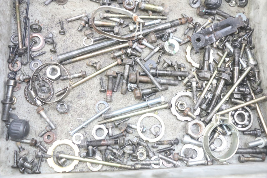 photo de ZAK SCHROEVEN EN BEVESTIGINGSMATERIAAL PEUGEOT CITYSTAR AIR 125 (2014 - 2017) - Detail van het onderdeel