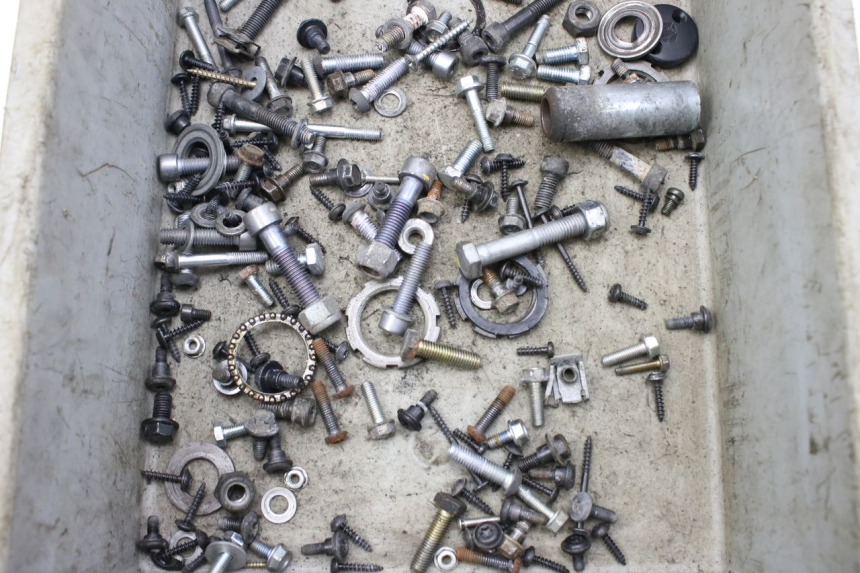 photo de ZAK SCHROEVEN EN BEVESTIGINGSMATERIAAL PEUGEOT CITYSTAR 125 (2011 - 2017) - Zoom op gebruiksstaat