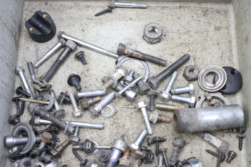 photo de ZAK SCHROEVEN EN BEVESTIGINGSMATERIAAL PEUGEOT CITYSTAR 125 (2011 - 2017) - Andere kijkhoek