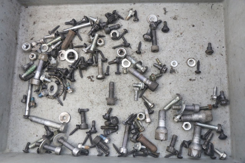 photo de ZAK SCHROEVEN EN BEVESTIGINGSMATERIAAL PEUGEOT CITYSTAR 50 (2013 - 2017) - Hoofdaanzicht