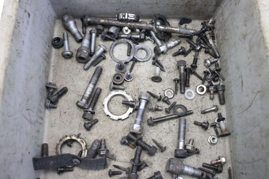 photo de ZAK SCHROEVEN EN BEVESTIGINGSMATERIAAL PEUGEOT CITYSTAR 50 (2013 - 2017) - Zoom op gebruiksstaat