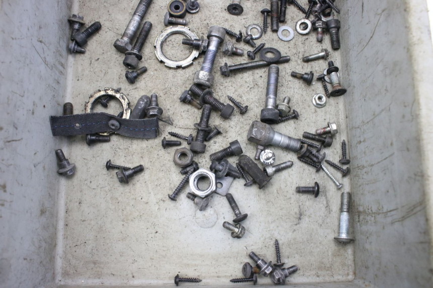 photo de ZAK SCHROEVEN EN BEVESTIGINGSMATERIAAL PEUGEOT CITYSTAR 50 (2013 - 2017) - Andere kijkhoek