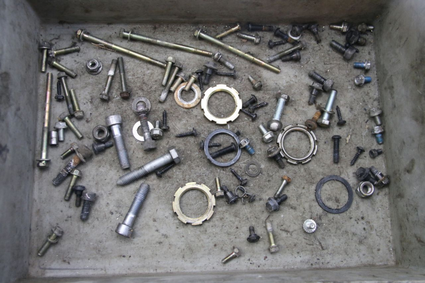 photo de ZAK SCHROEVEN EN BEVESTIGINGSMATERIAAL PEUGEOT CITYSTAR 50 (2013 - 2017) - Hoofdaanzicht