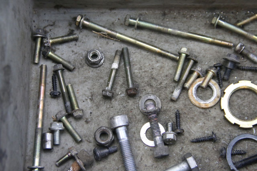 photo de ZAK SCHROEVEN EN BEVESTIGINGSMATERIAAL PEUGEOT CITYSTAR 50 (2013 - 2017) - Technische close-up