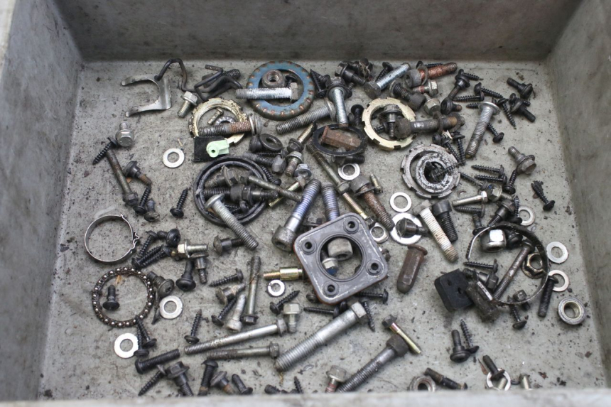 photo de ZAK SCHROEVEN EN BEVESTIGINGSMATERIAAL PEUGEOT CITYSTAR 50 (2013 - 2017) - Hoofdaanzicht