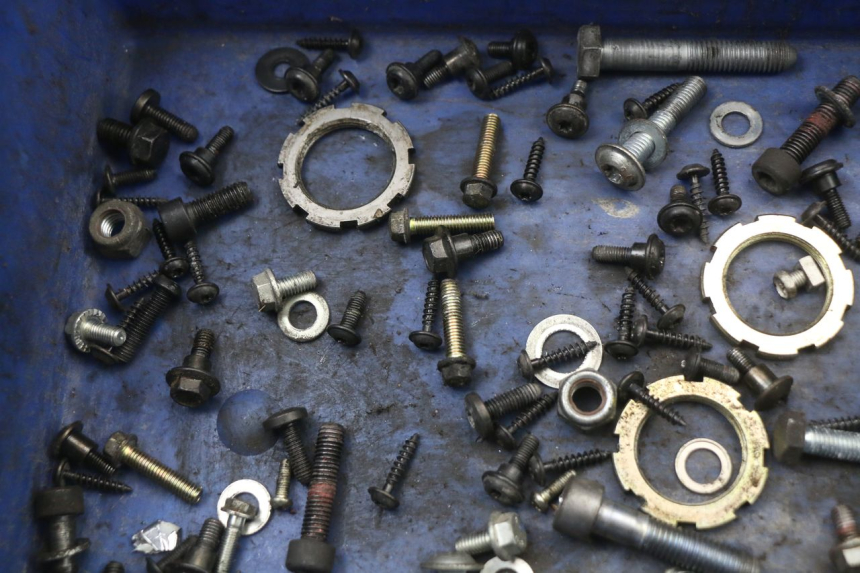 photo de ZAK SCHROEVEN EN BEVESTIGINGSMATERIAAL PEUGEOT CITYSTAR 50 (2013 - 2017) - Detail van het onderdeel