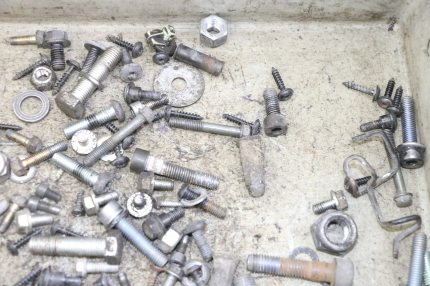 photo de ZAK SCHROEVEN EN BEVESTIGINGSMATERIAAL PEUGEOT CITYSTAR 50 (2013 - 2017) - Andere kijkhoek