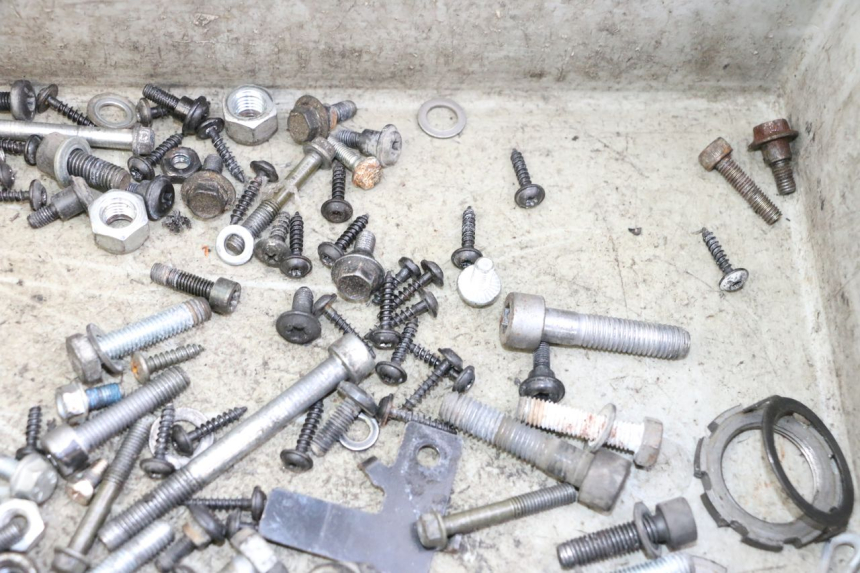 photo de ZAK SCHROEVEN EN BEVESTIGINGSMATERIAAL PEUGEOT CITYSTAR 50 (2013 - 2017) - Andere kijkhoek